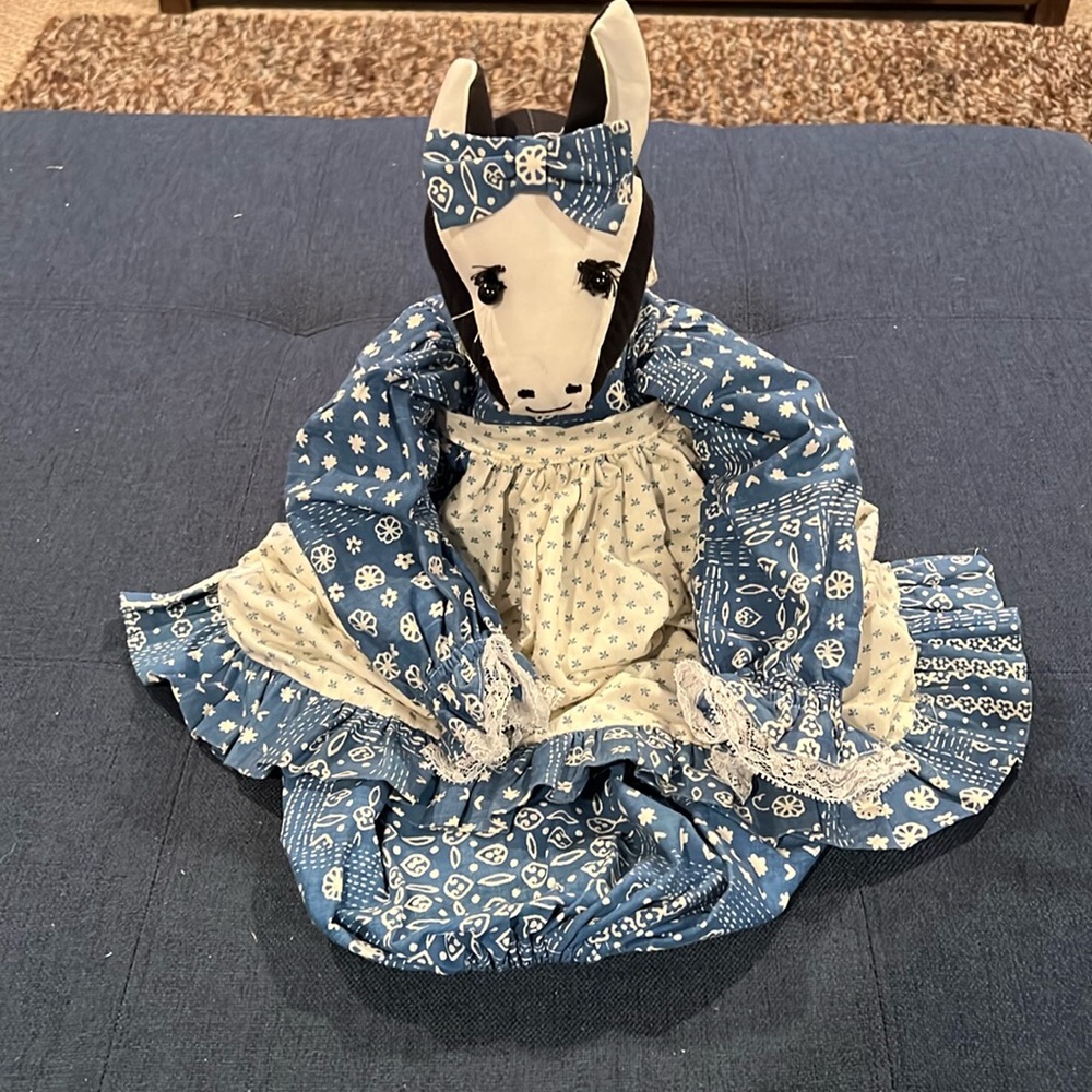 EUC Country cow blue & white plastic bag holder